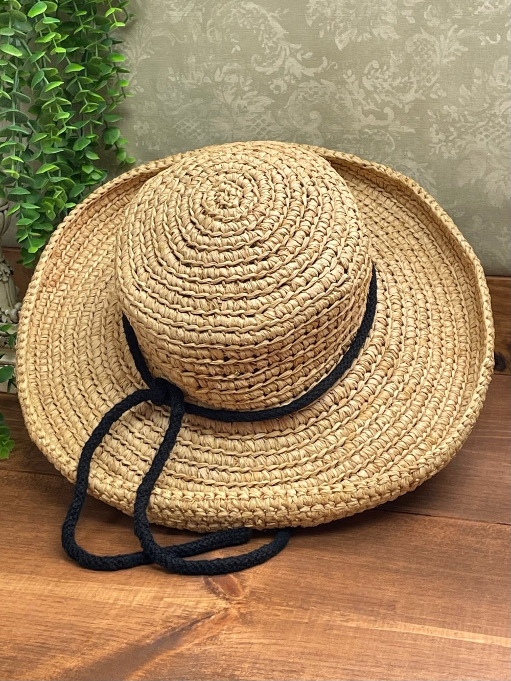 Helen Kaminski Handwoven Raffia Straw Wide Brim Sun Hat Black Cord OSFM